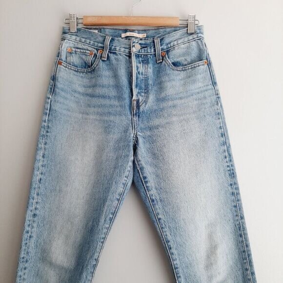 LEVI'S Wedgie High Rise Distressed Light Blue Wash Button Fly Jeans Sz 26 - Picture 3 of 16